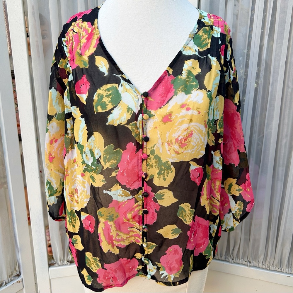 Kimchi Blue Sheer Top Black Floral Blouse Shirt Short Sleeve Size Medium